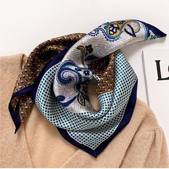 Four corners Silk Scarf - Picture 3 of 5